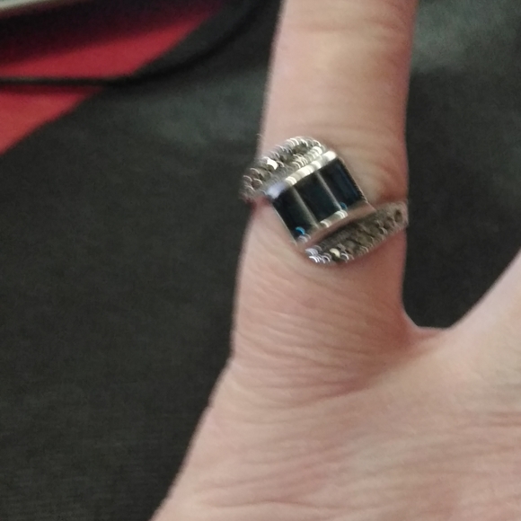 Ring - Picture 3 of 3